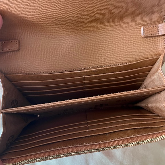 Tory Burch Robinson chain wallet in New Carnival - Picture 4 of 5